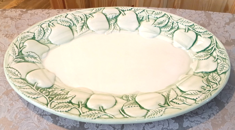 VTG Santos Portugal Serving Oval Platter 20x14 #8009 Green Cream Embossed